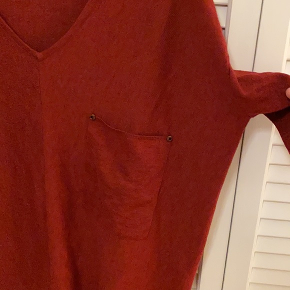 Red three quarter sleeve top/sweater - Picture 2 of 3
